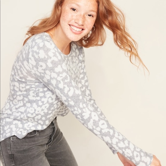 Old Navy Tops - NWT Old Navy Plush-Knit Long Sleeve Leopard Tee